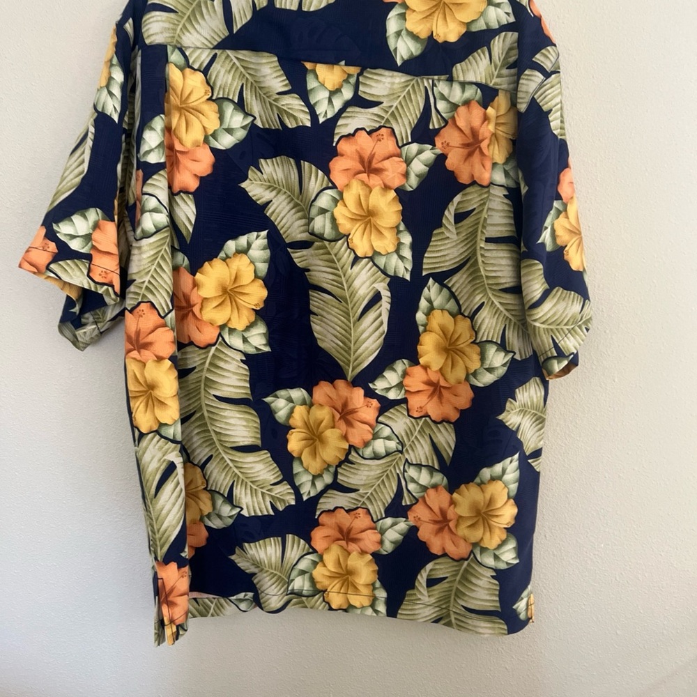 Tommy Bahama Button Down Shirt Mens L Blue Floral Silk Tropical Camp Hawaiian
